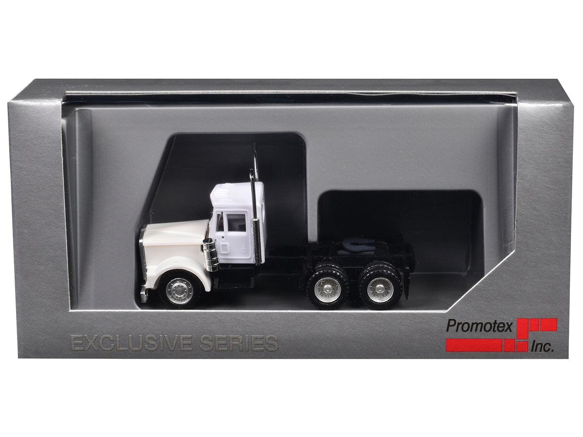 Kenworth W900 Short Day Cab White 1/87 (HO) Plastic Model Car by Promotex