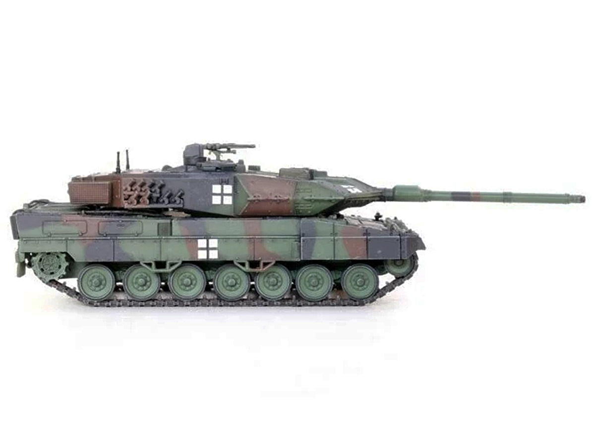 Leopard 2A6 Main Battle Tank Green Camouflage 'Ukrainian Army' 'Armor Premium' Series 1/72 Diecast Model by Panzerkampf