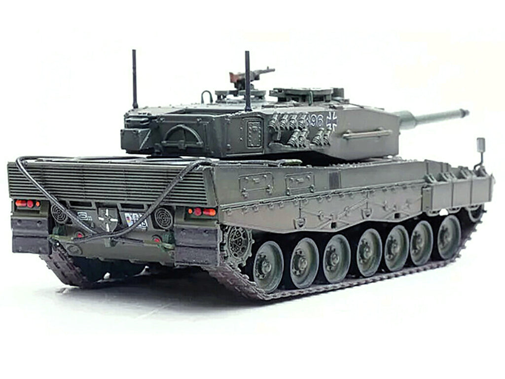 Leopard 2A4 Main Battle Tank with Snorkel 'Green Camouflage' German Army 'Armor Premium' Series 1/72 Diecast Model by Panzerkampf