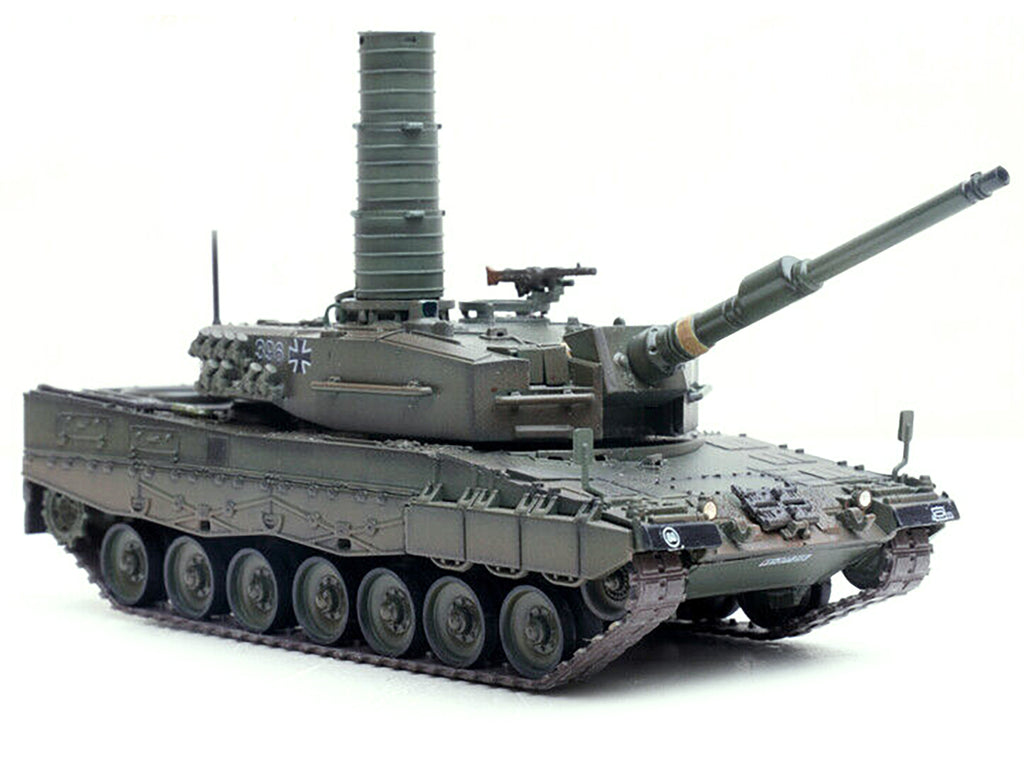 Leopard 2A4 Main Battle Tank with Snorkel 'Green Camouflage' German Army 'Armor Premium' Series 1/72 Diecast Model by Panzerkampf