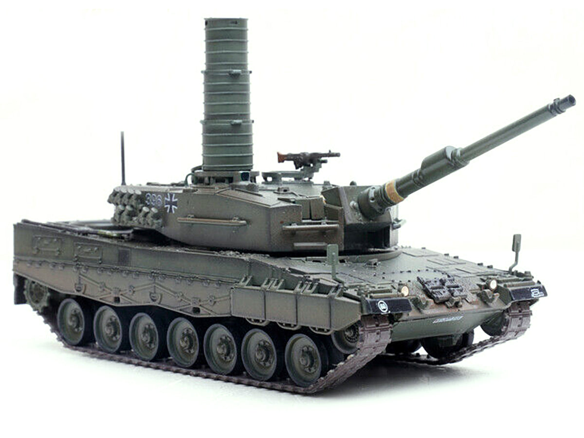 Leopard 2A4 Main Battle Tank with Snorkel 'Green Camouflage' German Army 'Armor Premium' Series 1/72 Diecast Model by Panzerkampf