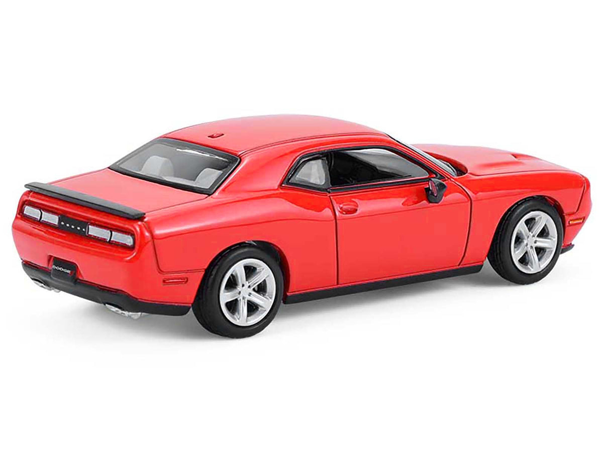 2016 Dodge Challenger RT Torred 'GreenLight Muscle' Series 30 1/64 Diecast Model Car by Greenlight