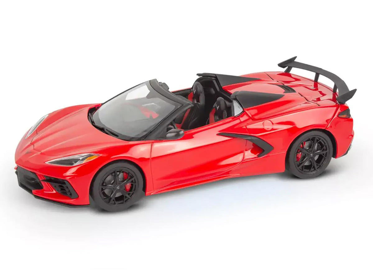 Level 4 Model Kit 2022 Chevrolet Corvette C8 Hardtop Convertible 1/25 Scale Model by Revell