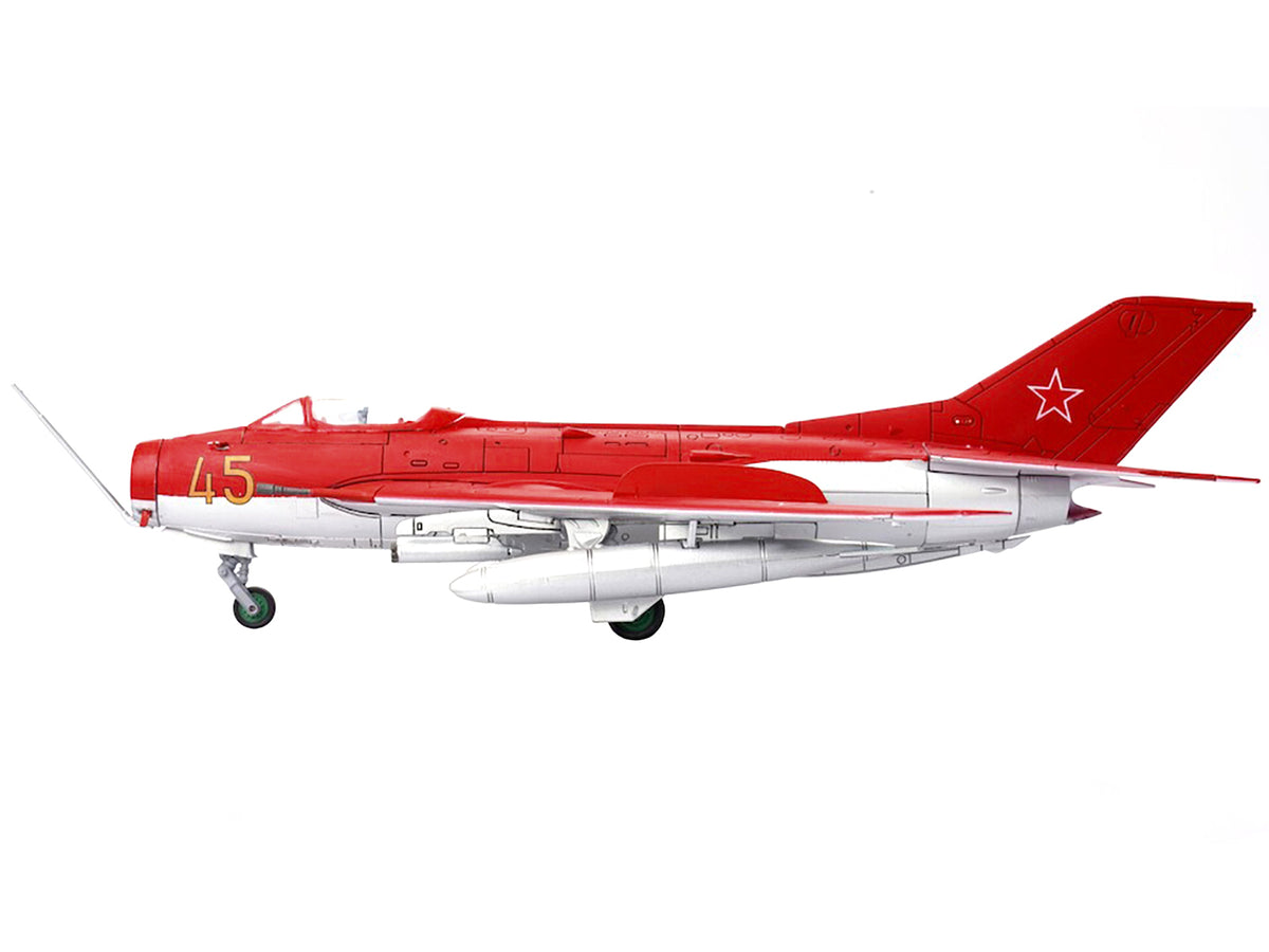 Mikoyan-Gurevich MiG-19S Farmer C Fighter Aircraft 'Yellow 45' 'VVS Display Team Soviet Air Force Kubinka Air Base' (1960) 'Wing' Series  1/72 Diecast Model by Panzerkampf