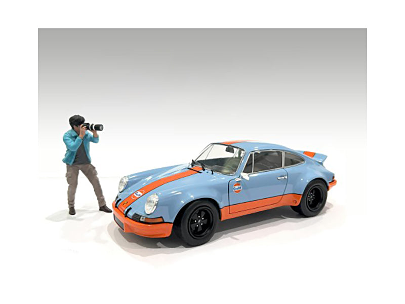 'Photographers' Figure #1 for 1/18 Scale Models by American Diorama