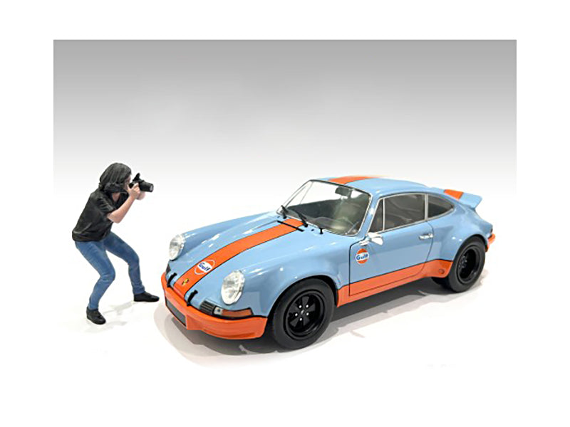 'Photographers' Figure #4 for 1/24 Scale Models by American Diorama
