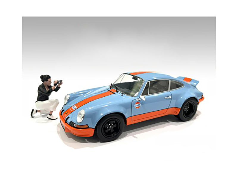 'Photographers' Figure #5 for 1/24 Scale Models by American Diorama