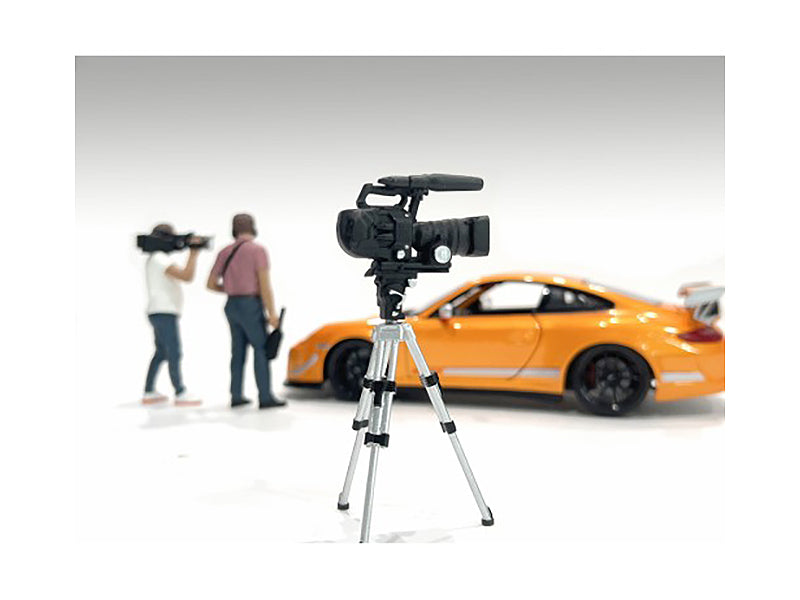'On-Air' Figure 5 with Standing Camera for 1/24 Scale Models by American Diorama