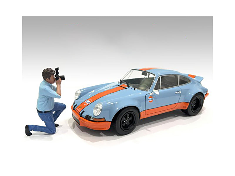 'Photographers' Figure #3 for 1/24 Scale Models by American Diorama