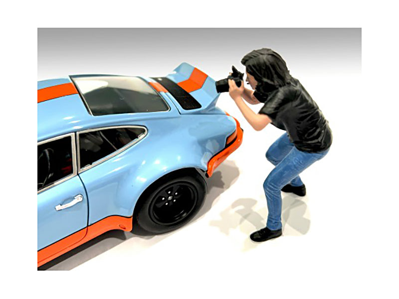 'Photographers' Figure #4 for 1/24 Scale Models by American Diorama