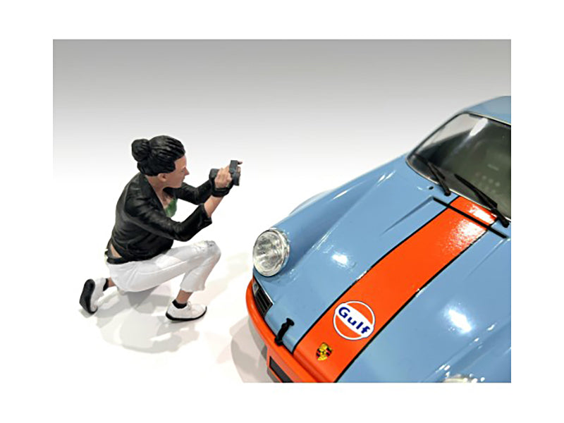 'Photographers' Figure #5 for 1/24 Scale Models by American Diorama