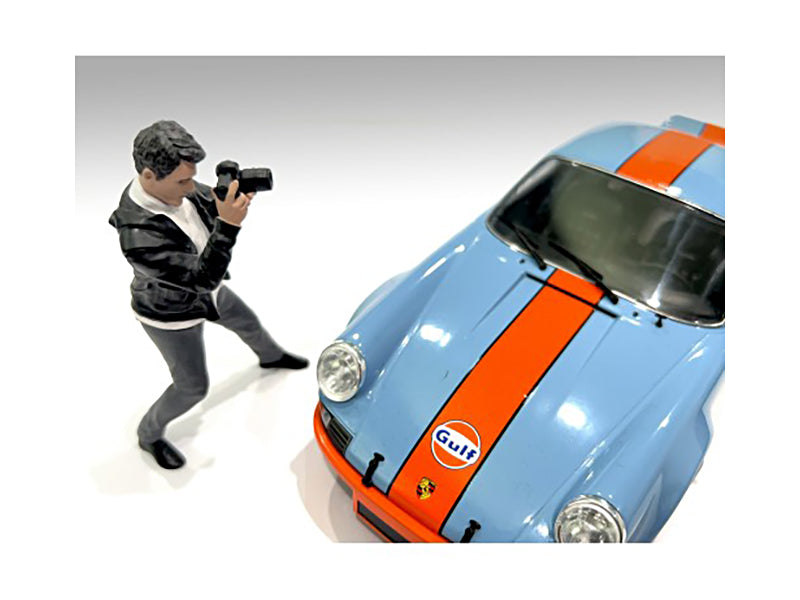 'Photographers' Figure #6 for 1/18 Scale Models by American Diorama