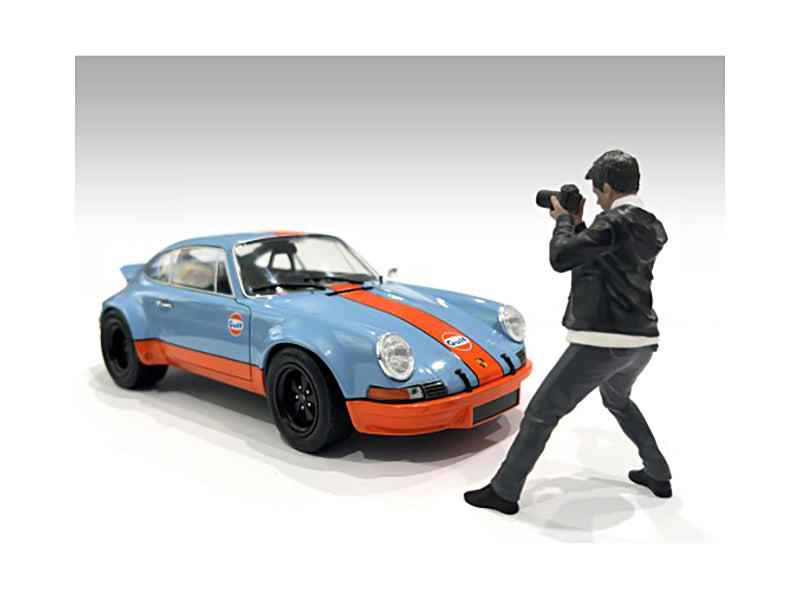 'Photographers' Figure #6 for 1/18 Scale Models by American Diorama