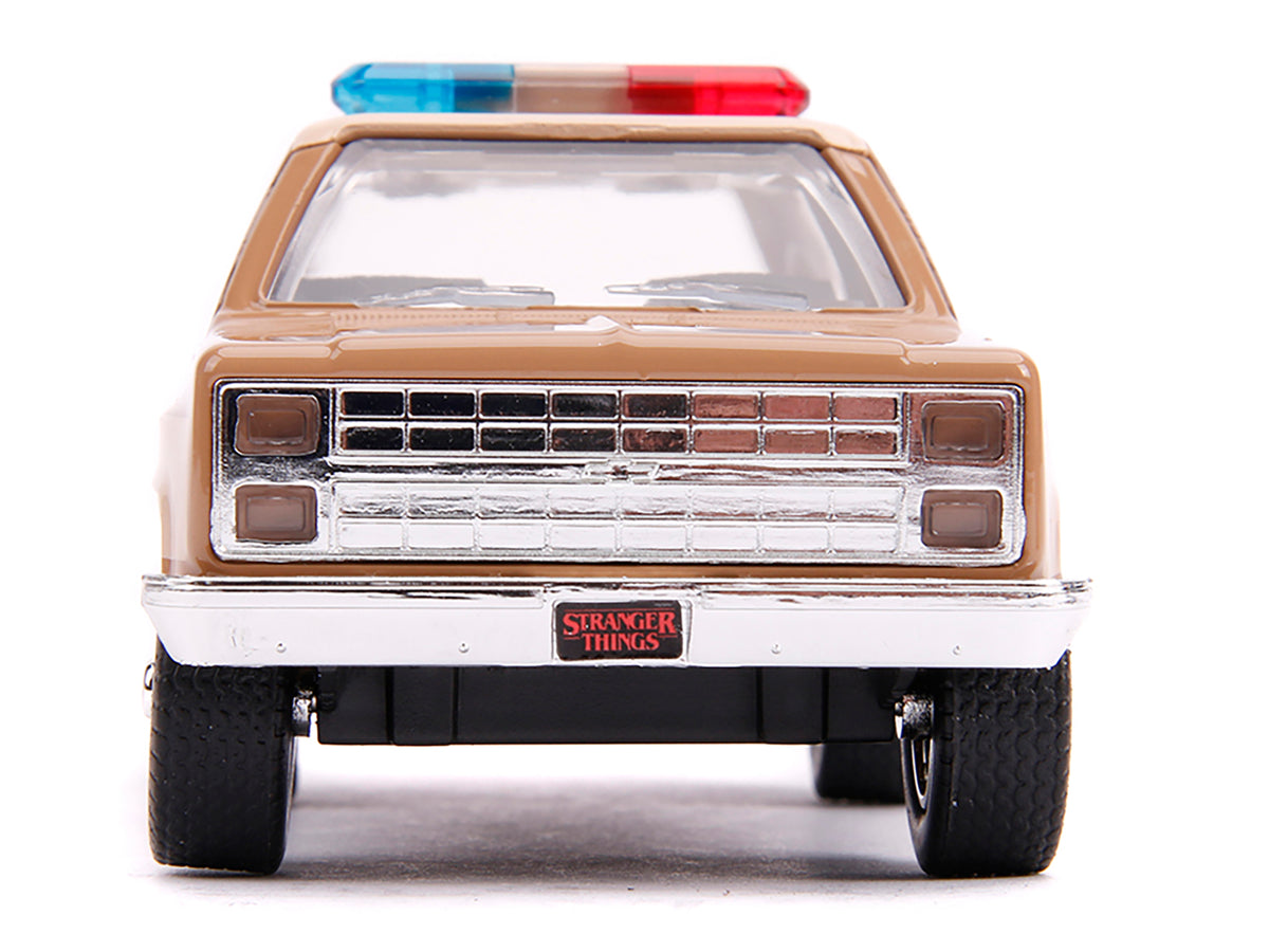 Hopper's Chevrolet Blazer 'Hawkins Police Dept.' 'Stranger Things' (2016) TV Series 'Hollywood Rides' 1/32 Diecast Model Car by Jada