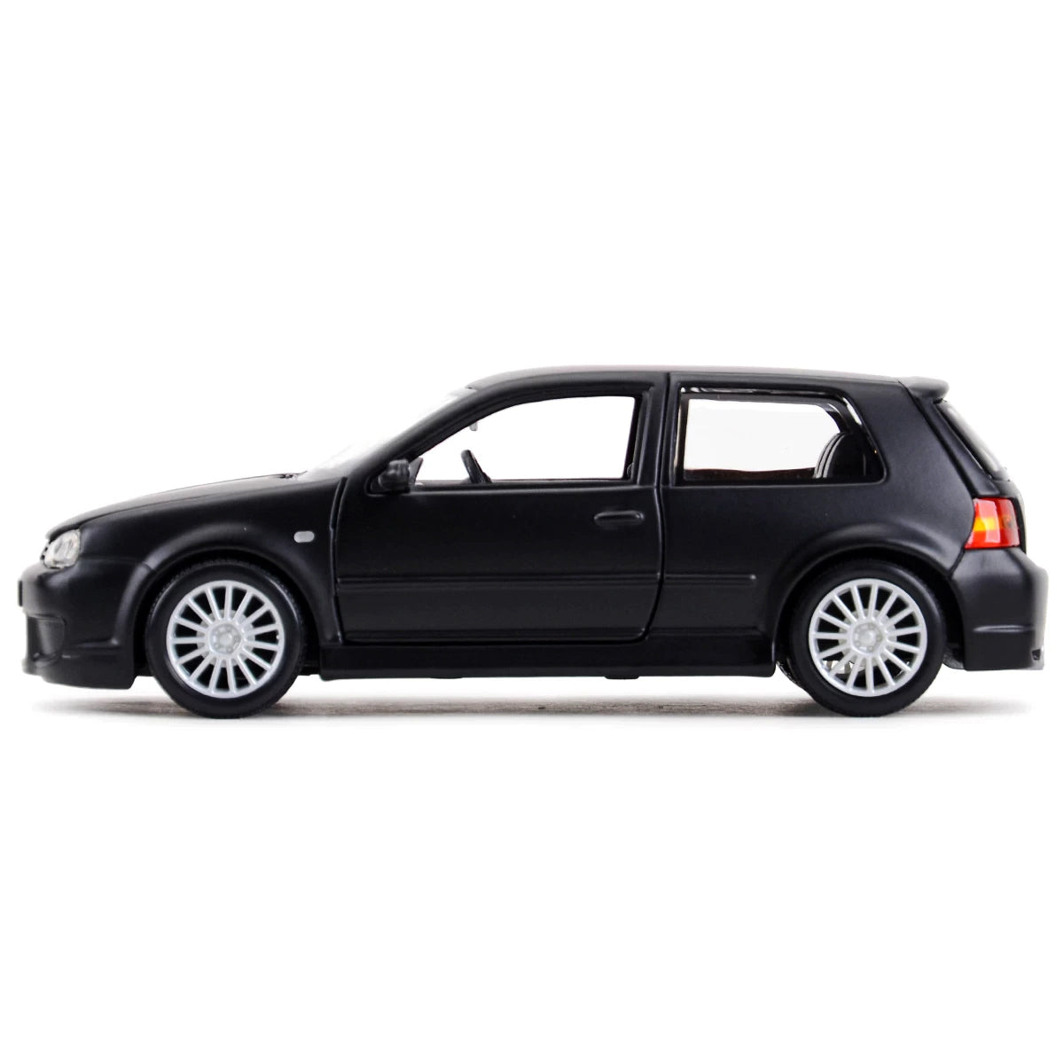 Volkswagen Golf R32 Matt Black 'Special Edition' Series 1/24 Diecast Model Car by Maisto