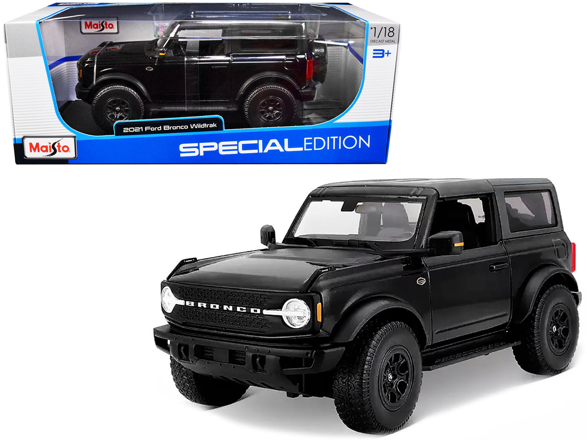 2021 Ford Bronco Wildtrak Black Metallic with Dark Gray Top 'Special Edition' 1/18 Diecast Model Car by Maisto