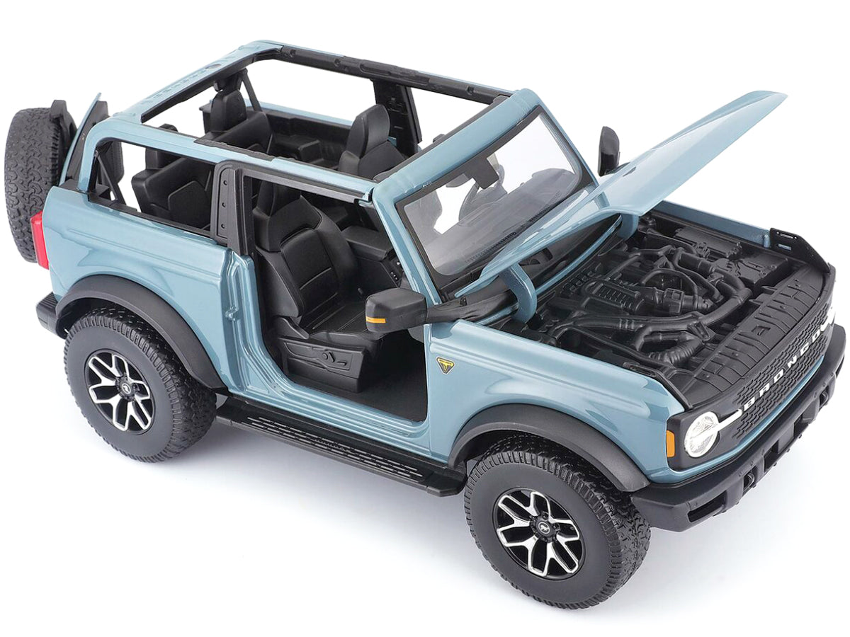 2021 Ford Bronco Badlands Blue 'Special Edition' 1/18 Diecast Model Car by Maisto