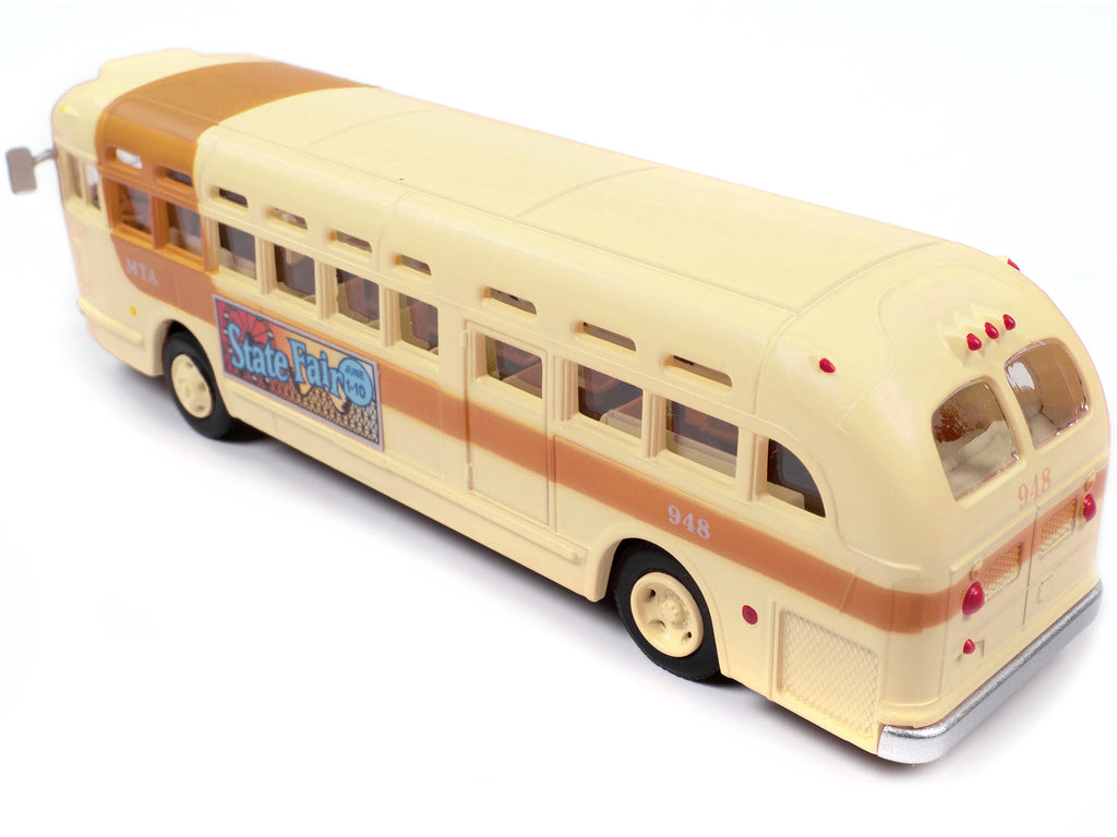 GMC PD-4103 Transit Bus #948 Beige 'MTA Miami' 1/87 (HO) Scale Model by Classic Metal Works