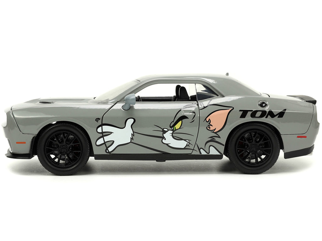 2015 Dodge Challenger Hellcat Gray with 'Tom' Graphics and Jerry Diecast Figure 'Tom and Jerry' 'Hollywood Rides' Series 1/24 Diecast Model Car by Jada