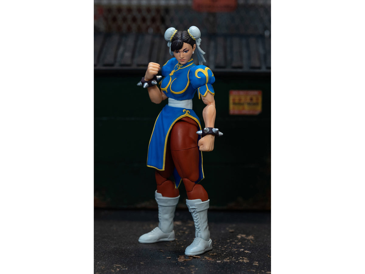 Chun-Li 6' Moveable Figure with Accessories and Alternate Head and Hands 'Ultra Street Fighter II: The Final Challengers' (2017) Video Game model by Jada