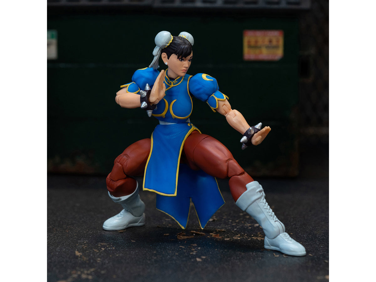 Chun-Li 6' Moveable Figure with Accessories and Alternate Head and Hands 'Ultra Street Fighter II: The Final Challengers' (2017) Video Game model by Jada