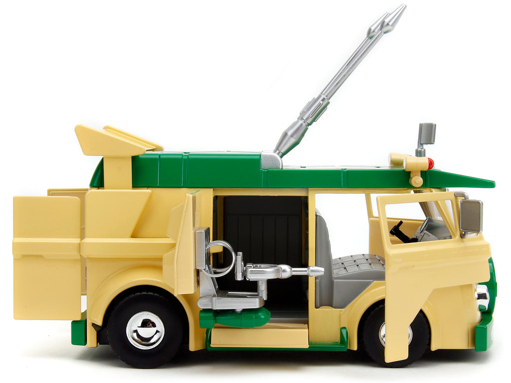 Party Wagon Green and Beige and Donatello Diecast Figure 'Teenage Mutant Ninja Turtles' 'Hollywood Rides' Series Diecast Model by Jada