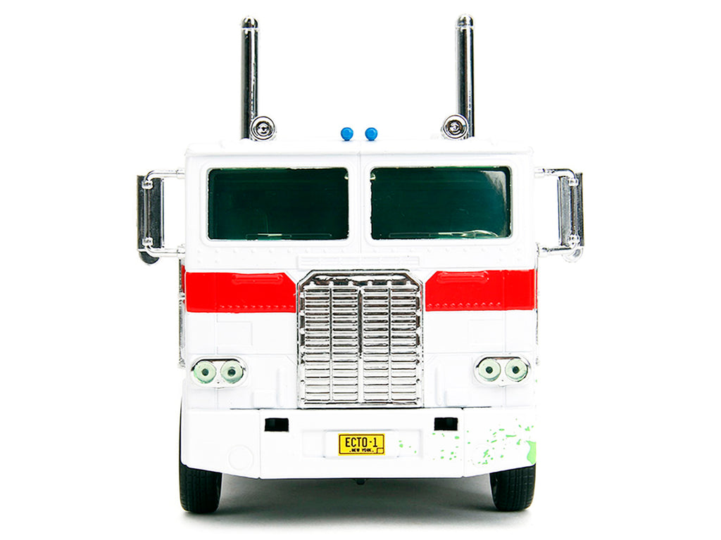 G1 Autobot Optimus Prime Truck White with Robot on Chassis from 'Transformers' TV Series - 'Ghostbusters' (1984) Movie Crossover 'Hollywood Rides' Series 1/24 Diecast Model by Jada