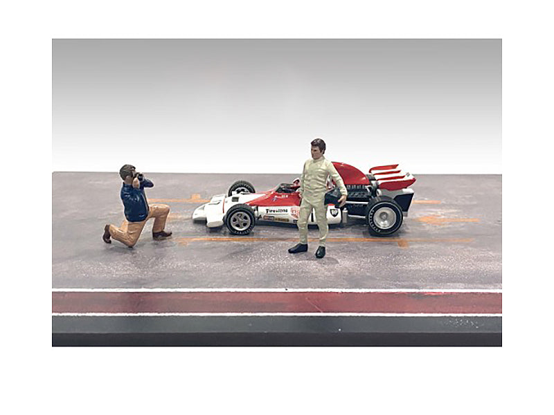 'Race Day' Two Diecast Figures Set 1 for 1/43 Scale Models by American Diorama