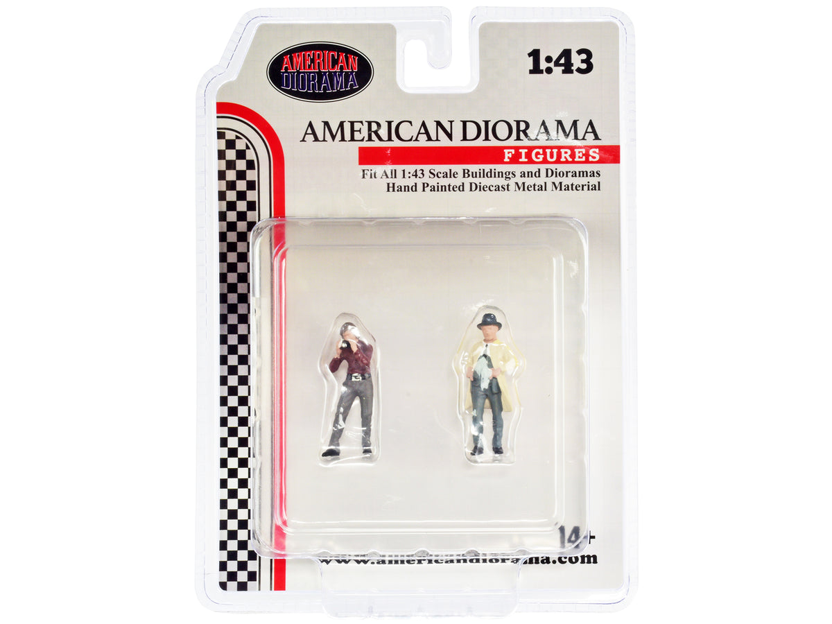 'Race Day' Two Diecast Figures Set 3 for 1/43 Scale Models by American Diorama