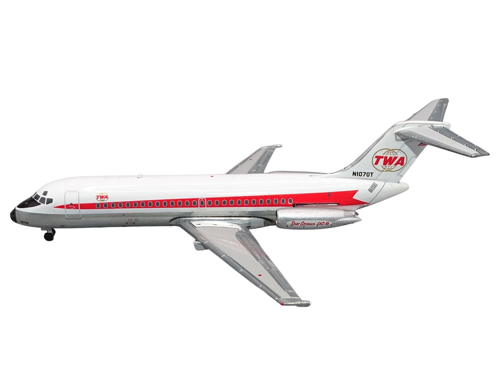 McDonnell Douglas DC-9-15 Commercial Aircraft 'Trans World Airlines' (N1070T) White with Red Stripes 1/400 Diecast Model by V1/400