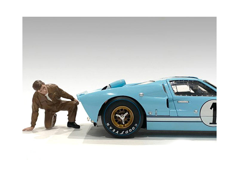 'Race Day 1' Figurine IV for 1/18 Scale Models by American Diorama