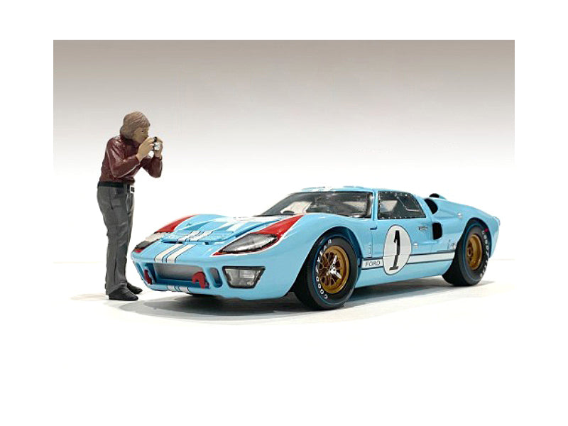 'Race Day 1' Figurine II for 1/24 Scale Models by American Diorama