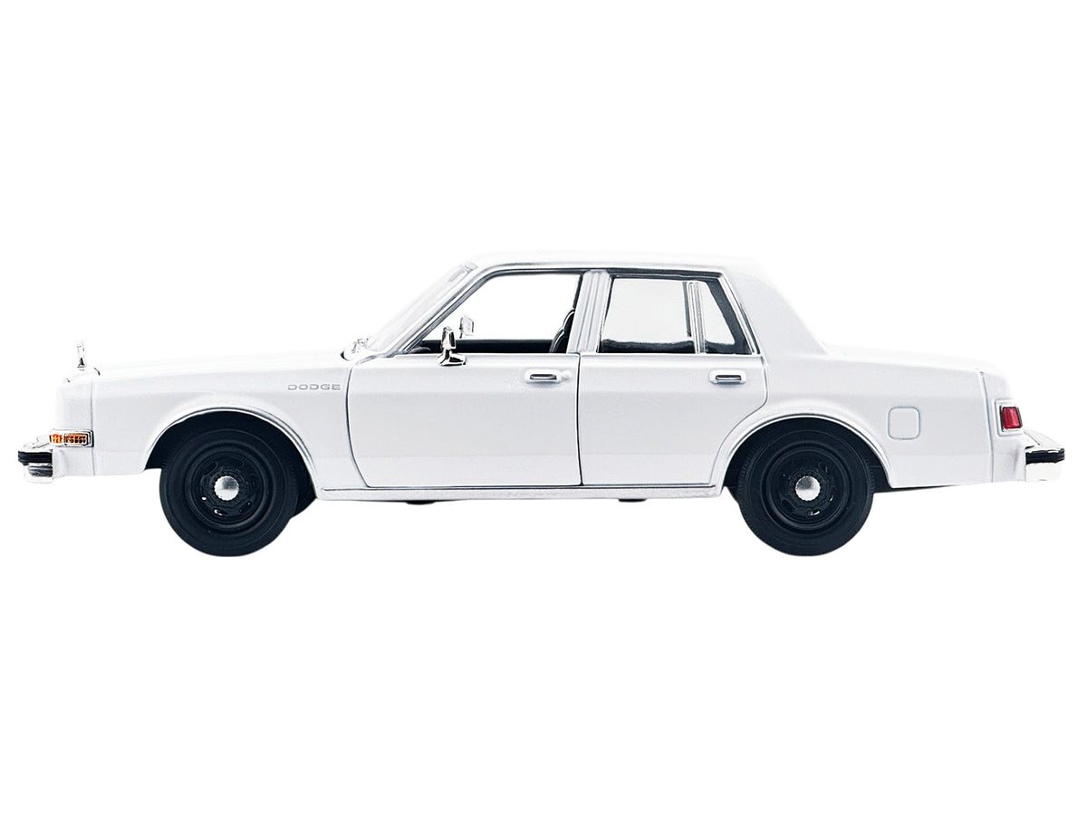 1986 Dodge Diplomat Police Car Unmarked White 'Custom Builder's Kit' Series 1/24 Diecast Model Car by Motormax