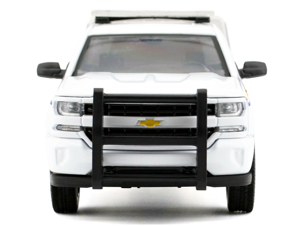 2017 Chevrolet Silverado 1500 LT Z71 Crew Cab Pickup Truck with Camper Box 'Royal Canadian Mounted Police' White 'Law Enforcement and Public Service' Series 1/24-1/27 Diecast Model Car by Motormax