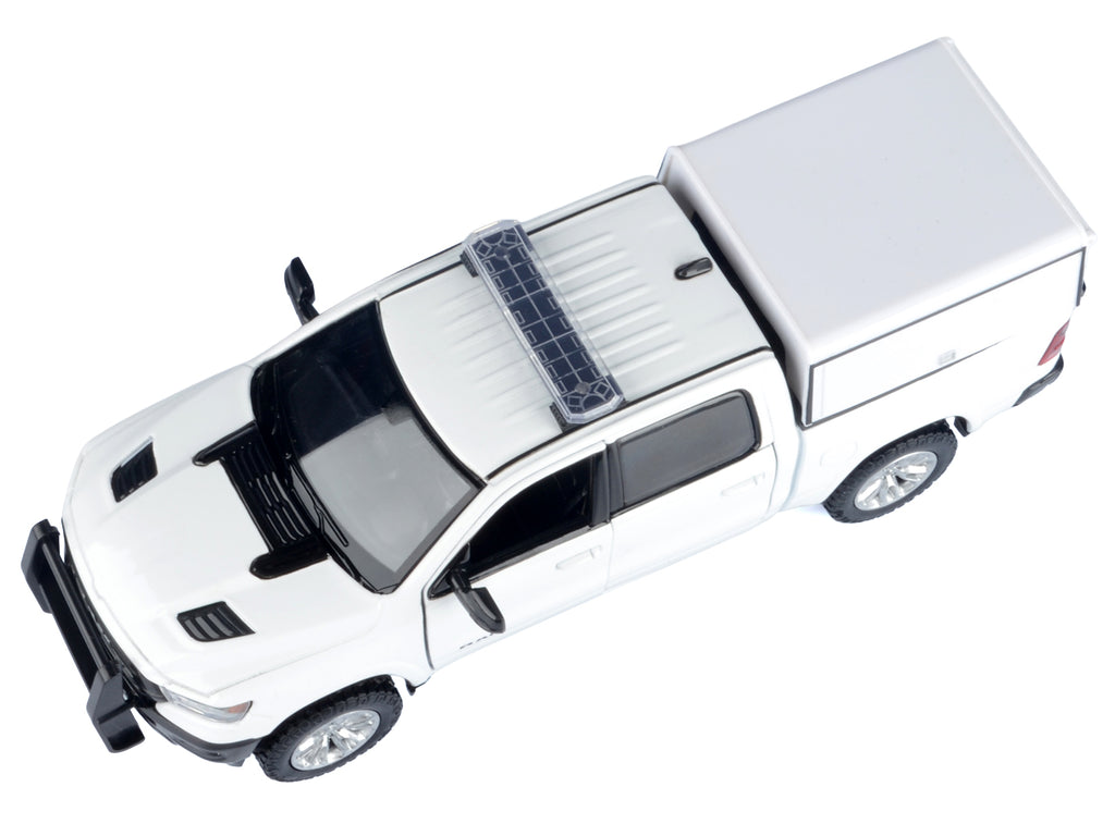 2019 RAM 1500 Laramie Crew Cab Pickup Truck with Truck Bed Camper White 'Custom Builder's Kit' Series 1/24-1/27 Diecast Model Car by Motormax