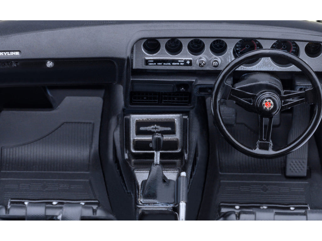 Nissan Skyline 2000GT-R (KPGC110) Tuned Version RHD (Right Hand Drive) White 1/18 Model Car by Autoart