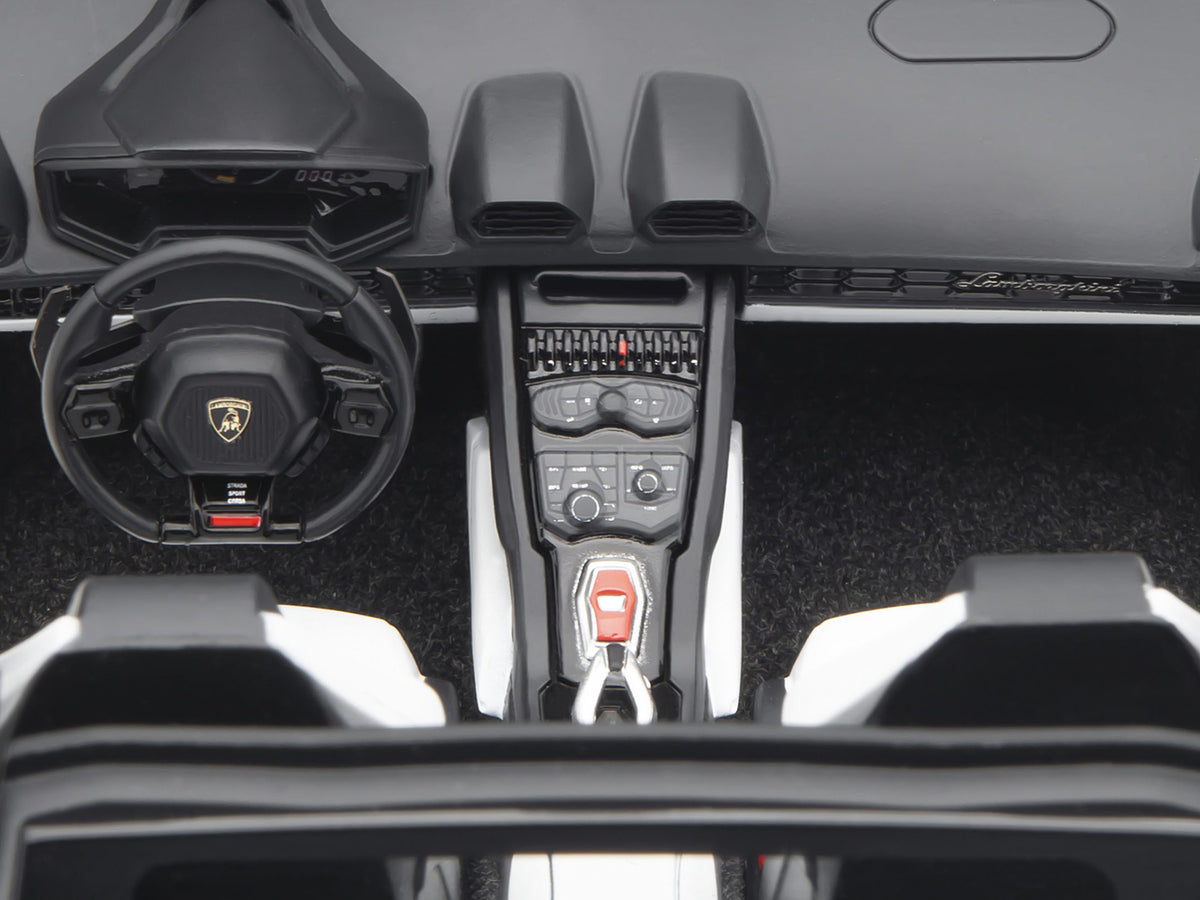 Lamborghini Huracan GT 'LB-Silhouette Works' White with Black 1/18 Model Car by Autoart