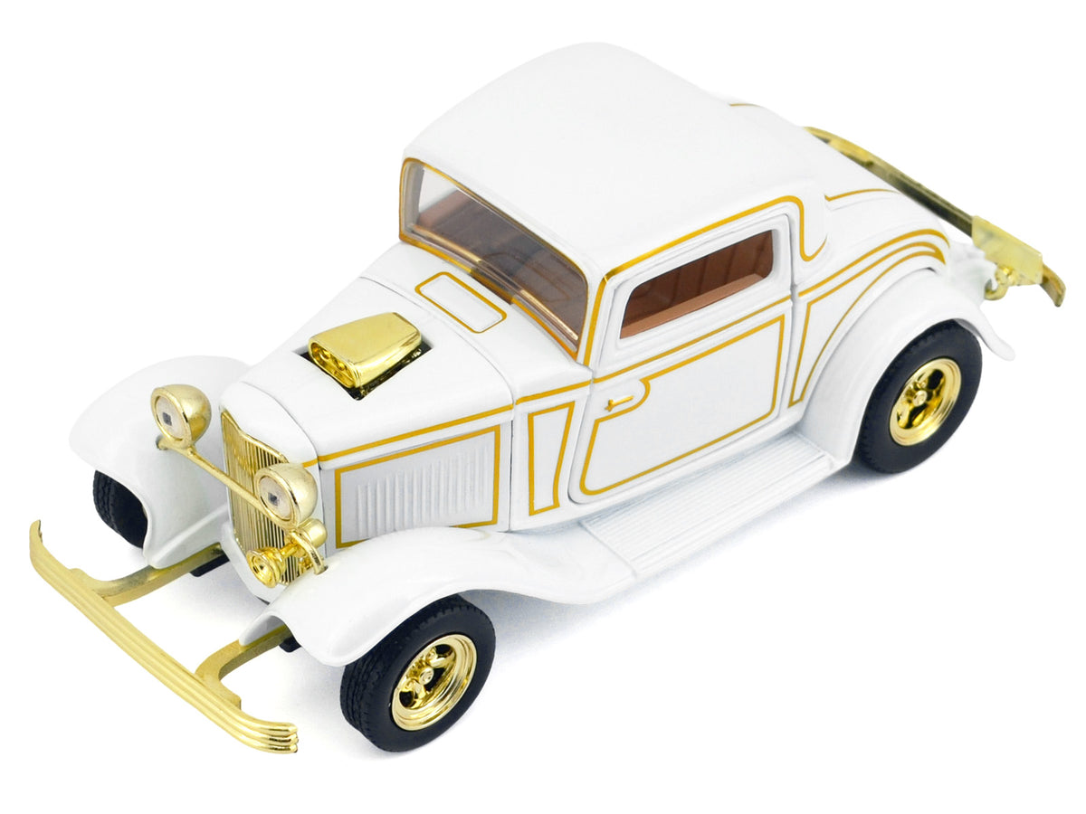 1966 Chevrolet C10 Fleetside Pickup Truck Black 'Maxx Design' 'Timeless Legends' Series 1/24 Diecast Model Car by Motormax