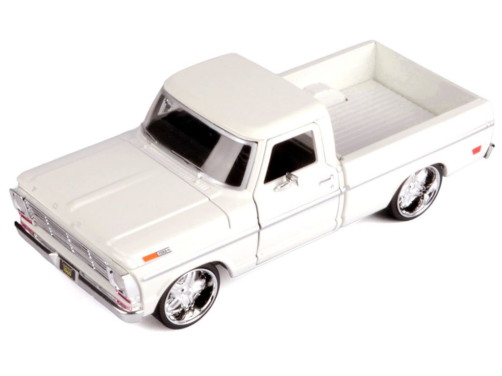 1969 Ford F-100 Pickup Truck Cream 'Maxx Design' Series 1/24 Diecast Model Car by Motormax