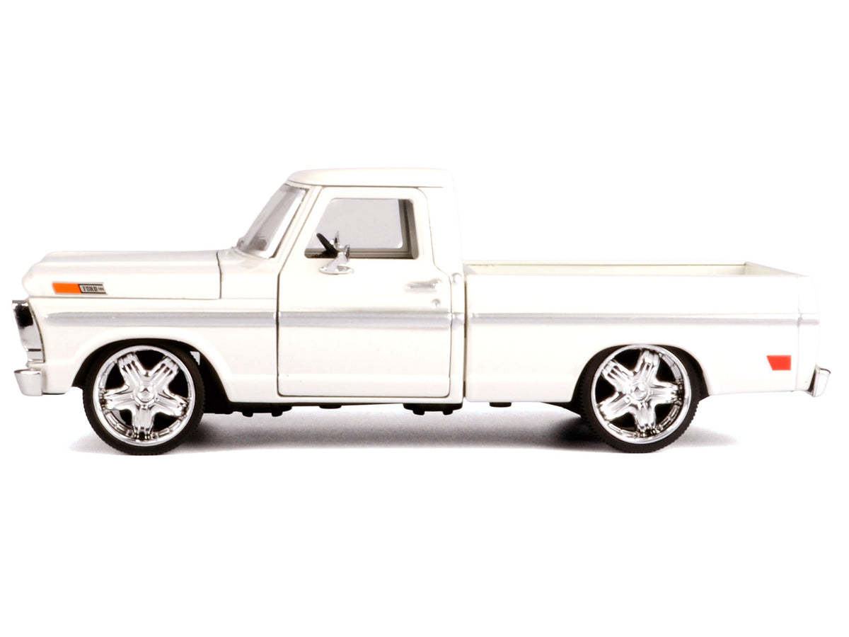 1969 Ford F-100 Pickup Truck Cream 'Maxx Design' Series 1/24 Diecast Model Car by Motormax