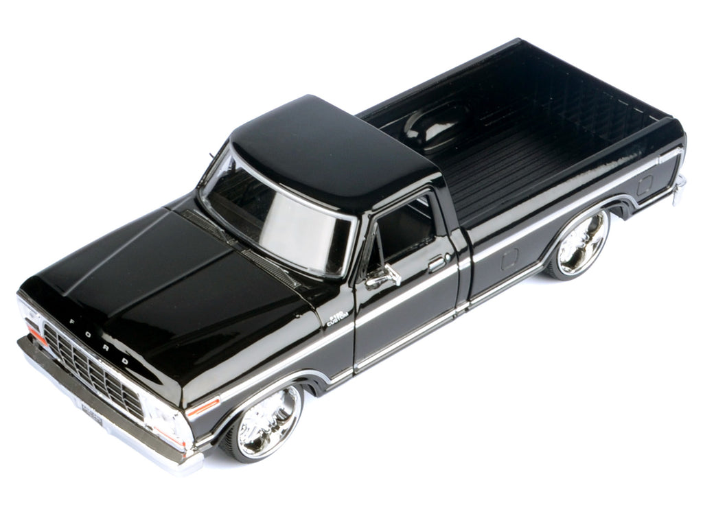 1979 Ford F-150 Custom Pickup Truck Black 'Maxx Design' Series 1/24 Diecast Model Car by Motormax