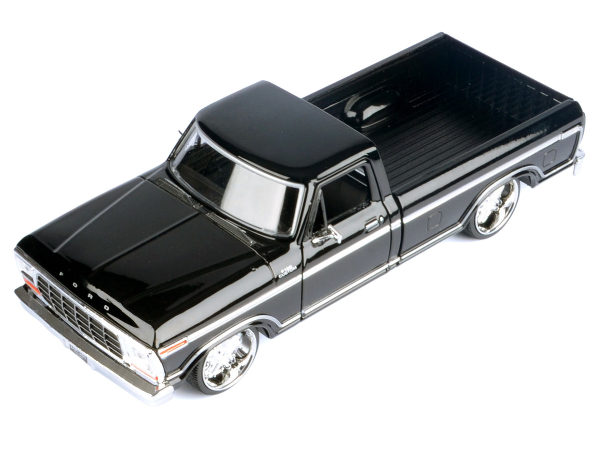 1979 Ford F-150 Custom Pickup Truck Black 'Maxx Design' Series 1/24 Diecast Model Car by Motormax