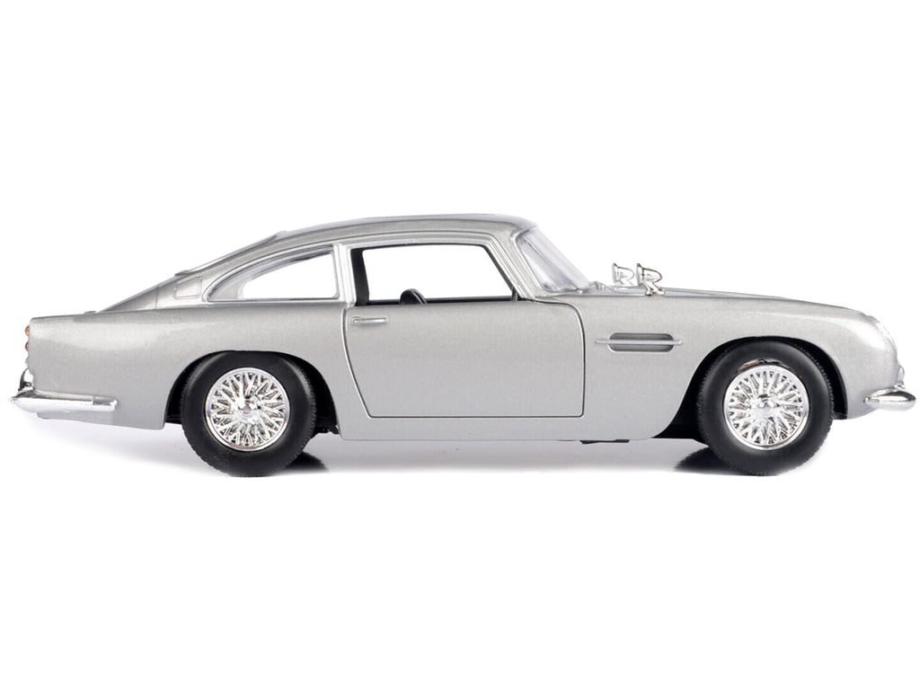 Aston Martin DB5 RHD (Right Hand Drive) Silver Metallic James Bond 007 'Goldfinger' (1964) Movie 'James Bond Collection' Series 1/24 Diecast Model Car by Motormax