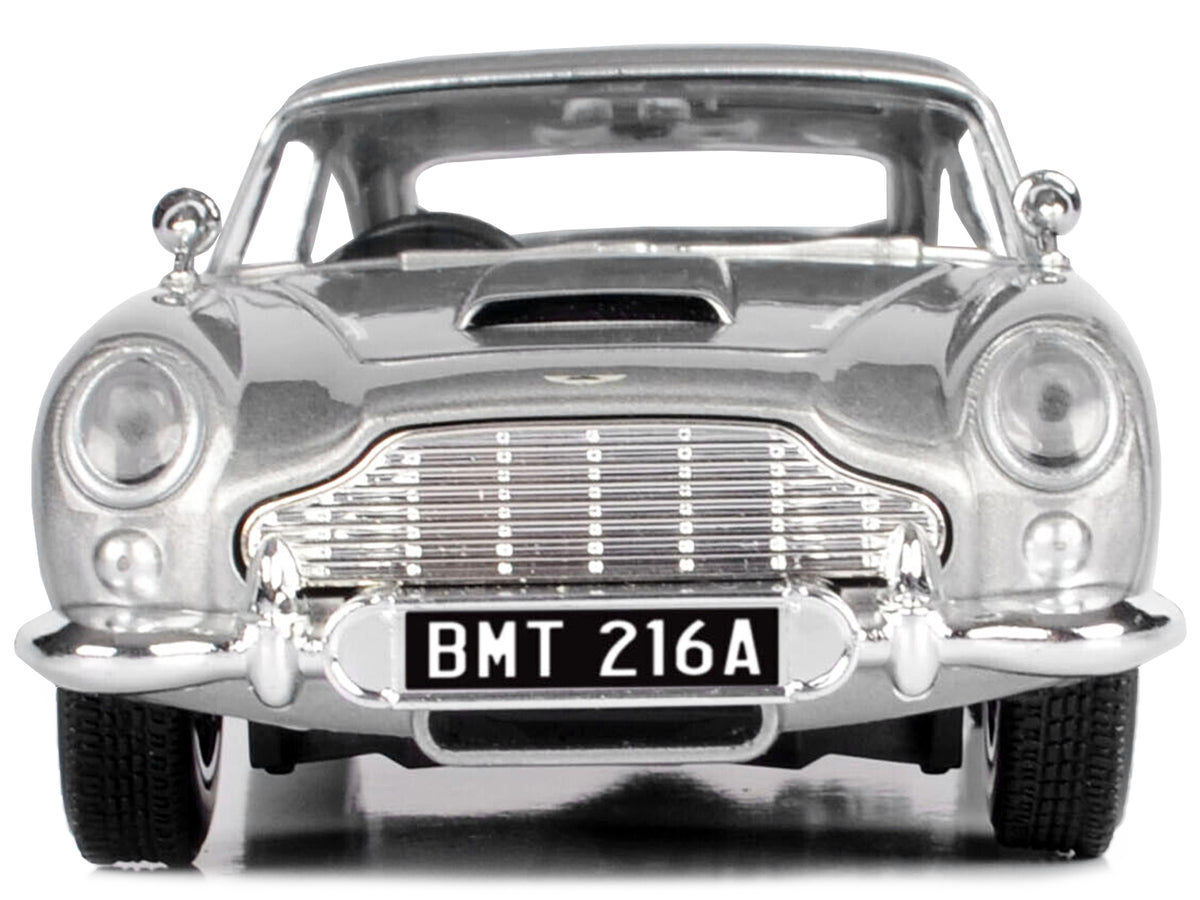 Aston Martin DB5 RHD (Right Hand Drive) Silver Metallic James Bond 007 'Goldfinger' (1964) Movie 'James Bond Collection' Series 1/24 Diecast Model Car by Motormax