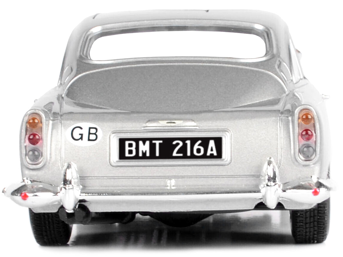 Aston Martin DB5 RHD (Right Hand Drive) Silver Metallic James Bond 007 'Goldfinger' (1964) Movie 'James Bond Collection' Series 1/24 Diecast Model Car by Motormax