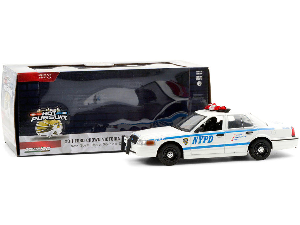 2011 Ford Crown Victoria Police Interceptor 'New York City Police Department' (NYPD) White 'Hot Pursuit' Series 1/24 Diecast Model Car by Greenlight