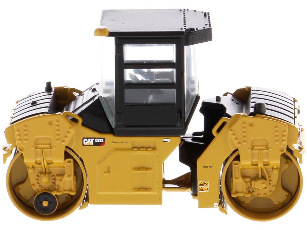 CAT Caterpillar CB-13 Tandem Vibratory Roller with Cab 'Play & Collect!' Series 1/64 Diecast Model by Diecast Masters