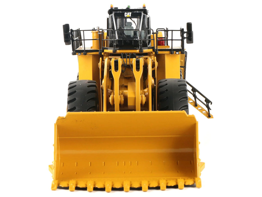 CAT Caterpillar 995 Wheel Loader Yellow 'High Line Series' 1/50 Diecast Model by Diecast Masters