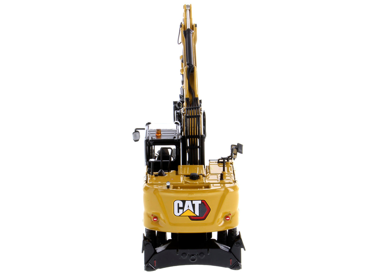 CAT Caterpillar M318 Wheeled Excavator Yellow with Operator 'High Line' Series 1/50 Diecast Model by Diecast Masters