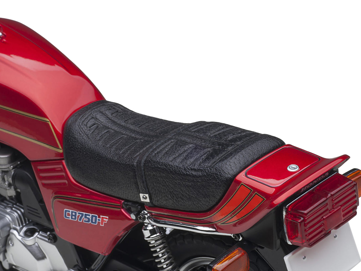 Honda CB750F Motorcycle Red with Helmet 'Baribari Legend' (1986) OVA 1/12 Model by Autoart